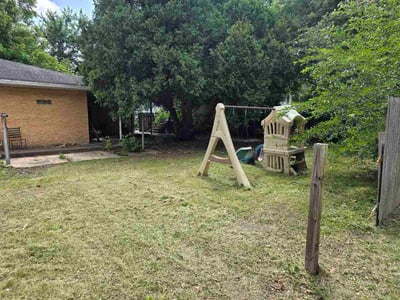Lawn care service in Springfield, 62702