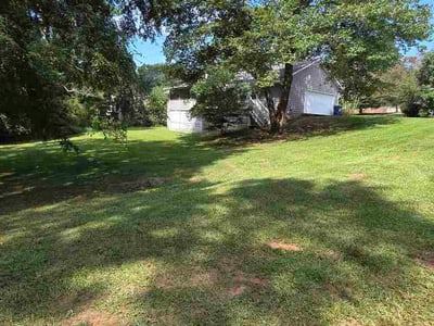 Lawn care service in Snellville, 30039