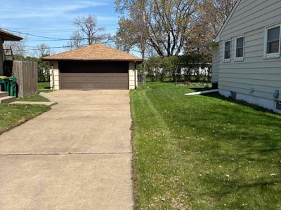 Lawn care service in Minneapolis, 55430