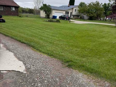 Lawn care service in Swartz Creek, 48473
