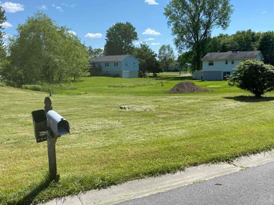 Lawn care service in Pennellville, 13132