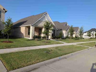 Lawn care service in Waxahachie, 75165