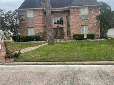 Lawn care service in Humble, 77346