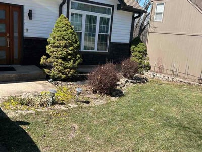 Lawn care service in Lee's Summit, 64081