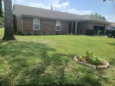 Lawn care service in Jacksonville, 32244