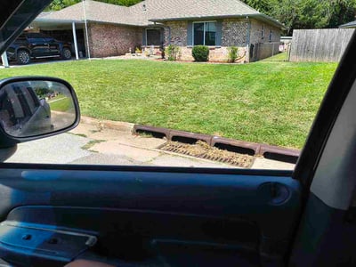 Lawn care service in Oklahoma City, 73135