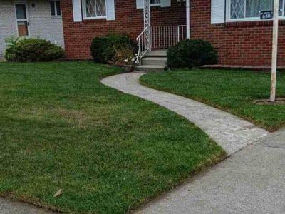 Lawn care service in Toledo, 43612