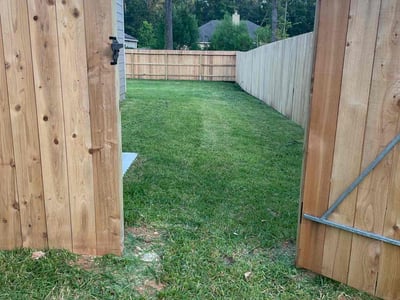 Lawn care service in Conroe, 77303