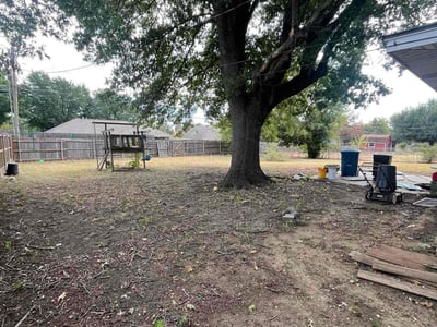 Lawn care service in DeSoto, 75115