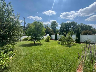 Lawn care service in Rosedale, 21237