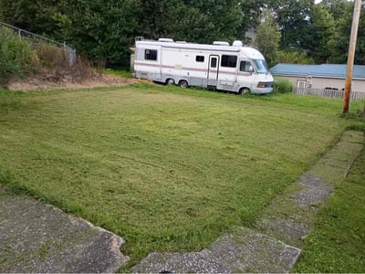 Lawn care service in Altoona, 16601