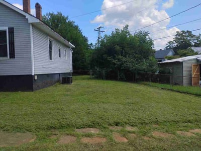 Lawn care service in Spartanburg, 29301