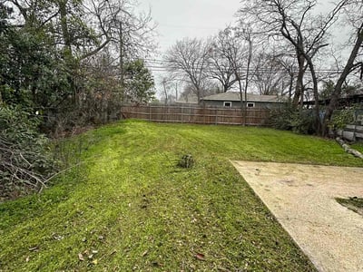 Lawn care service in Waco, 76708
