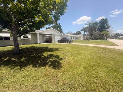 Lawn care service in Port St. Lucie, 34952
