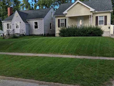 Lawn care service in Springfield, 62703