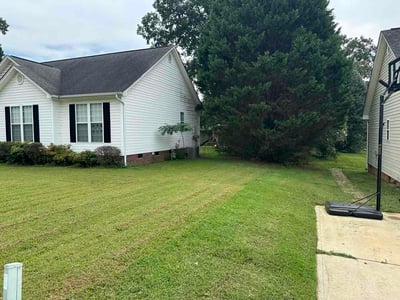 Lawn care service in Stanley, 28164