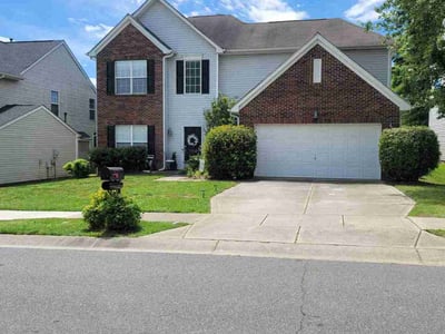 Lawn care service in Charlotte, 28269