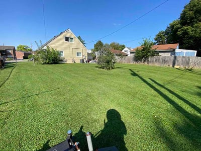 Lawn care service in Louisville, 40220