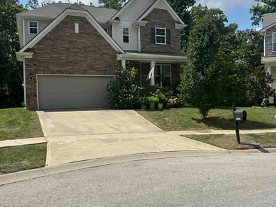 Lawn care service in Louisville, 40245