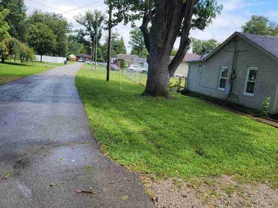 Lawn care service in Louisville, 40258