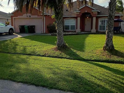 Lawn care service in Port St. Lucie, 34953