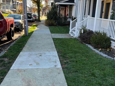 Lawn care service in Pittsburgh, 15206