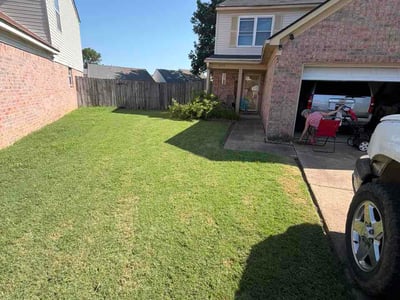 Lawn care service in Memphis, 38125