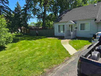 Lawn care service in Lansing, 60438