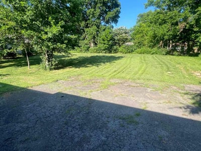 Lawn care service in Goodlettsville, 37072