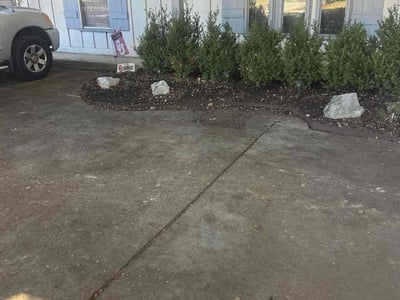 Lawn care service in Fort Worth, 76116