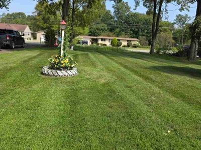 Lawn care service in New Boston, 48164