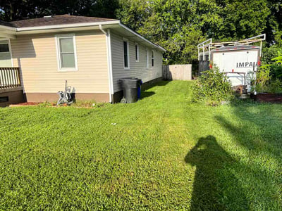 Lawn care service in Portsmouth, 23707