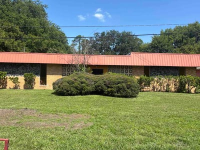Lawn care service in Palatka, 32177