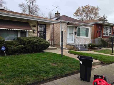 Lawn care service in Chicago, 60617