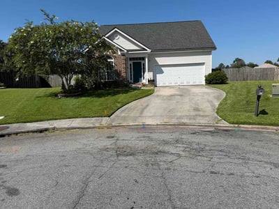 Lawn care service in Richmond Hill, 31324