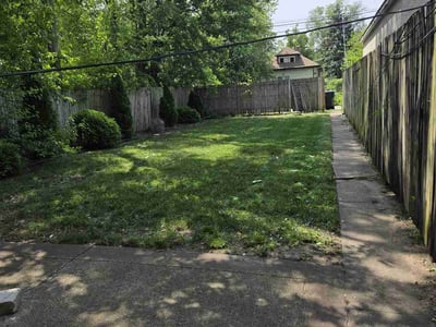 Lawn care service in Chicago, 60628
