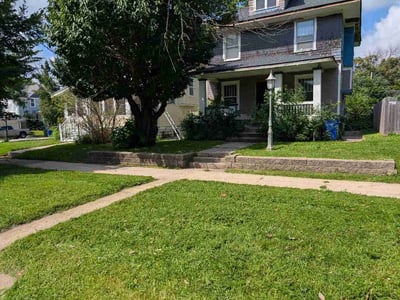 Lawn care service in Cedar Rapids, 52403