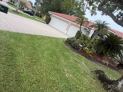 Lawn care service in Coral Springs, 33076