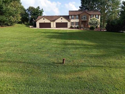 Lawn care service in Ravenna, 44266