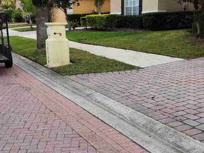 Lawn care service in Tampa, 33647