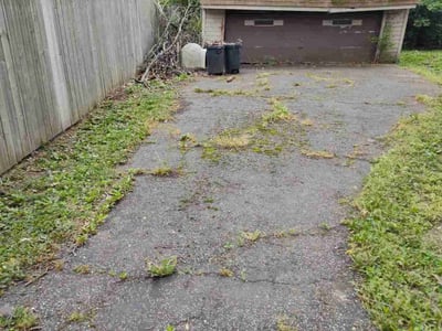 Lawn care service in Cleveland Heights, 44118