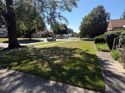 Lawn care service in Garfield Heights, 44125