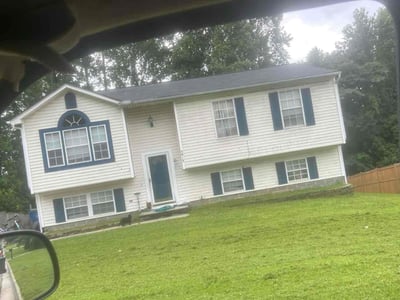 Lawn care service in Raleigh, 27610