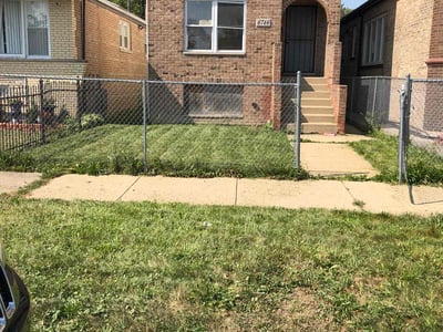 Lawn care service in Chicago, 60636